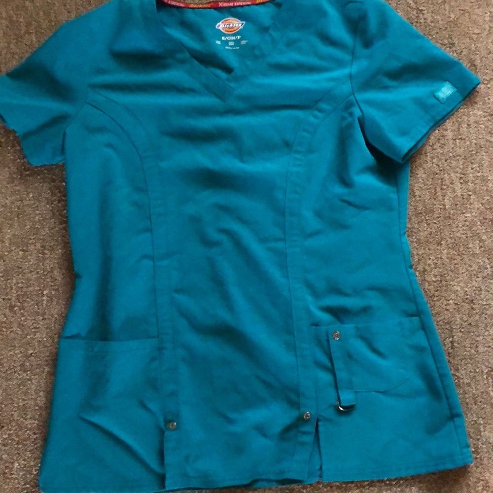 Dickies size small Cyrene stretch scrub top